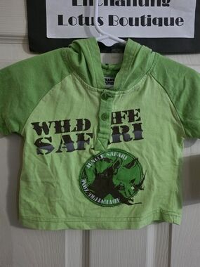 Wild Life Safari Green Hooded Short Sleeve Tee